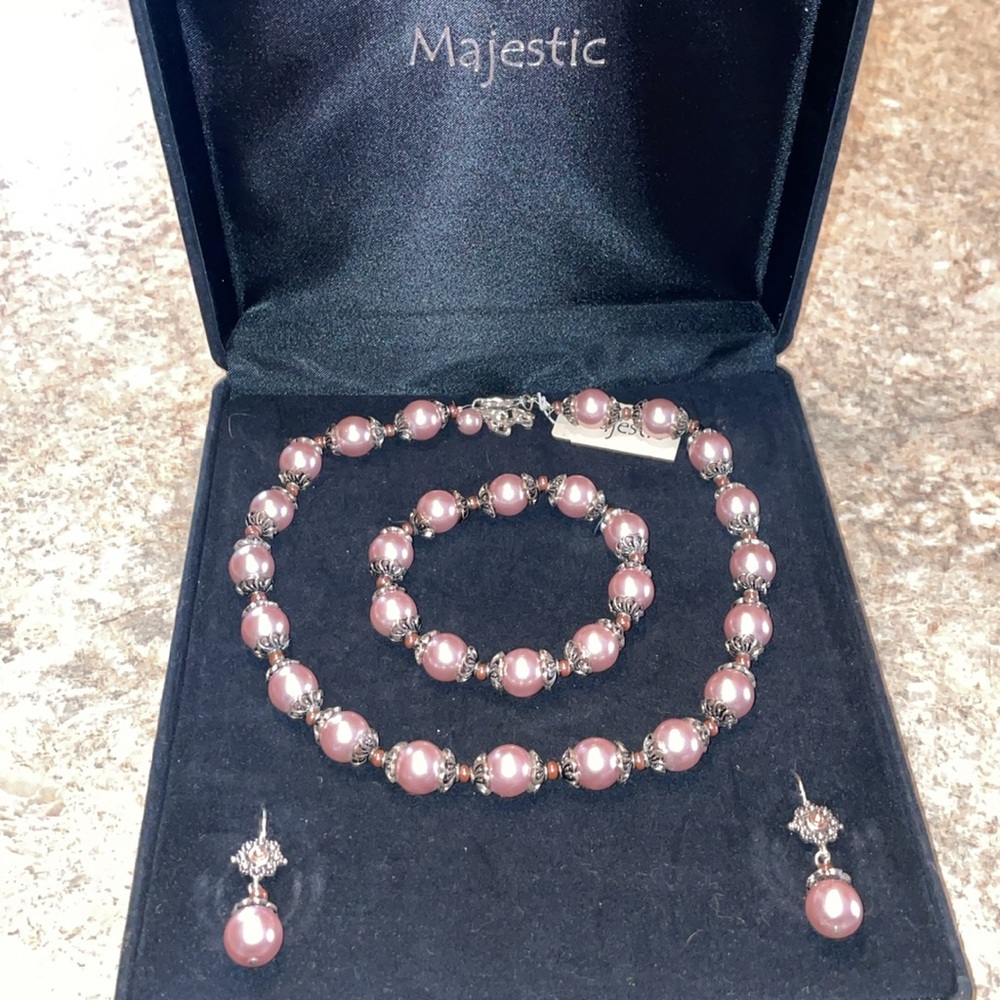 Pearl Gift Set by Majestic Pink NWT